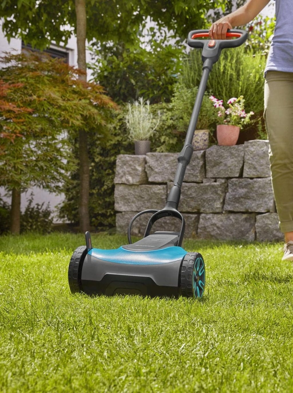 Gardena Akku-Rasenmäher HandyMower 22/18V P4A Ready-To-Use Set