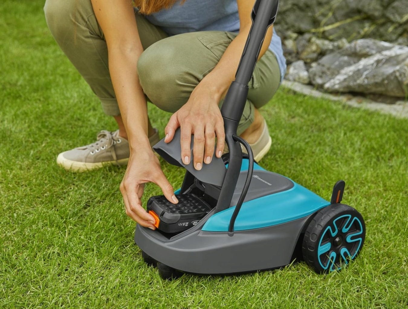 Gardena Akku-Rasenmäher HandyMower 22/18V P4A Ready-To-Use Set